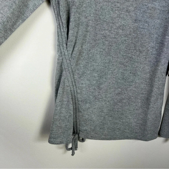 Lulus Womens Cinch Side Shirt Gray Long Sleeve Blouse Stretch Soft Bow Small NWT - Picture 6 of 12